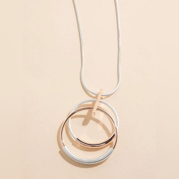 Ricki's New With Tag Long Silver Necklace With Circle Pendants - Picture 2 of 8